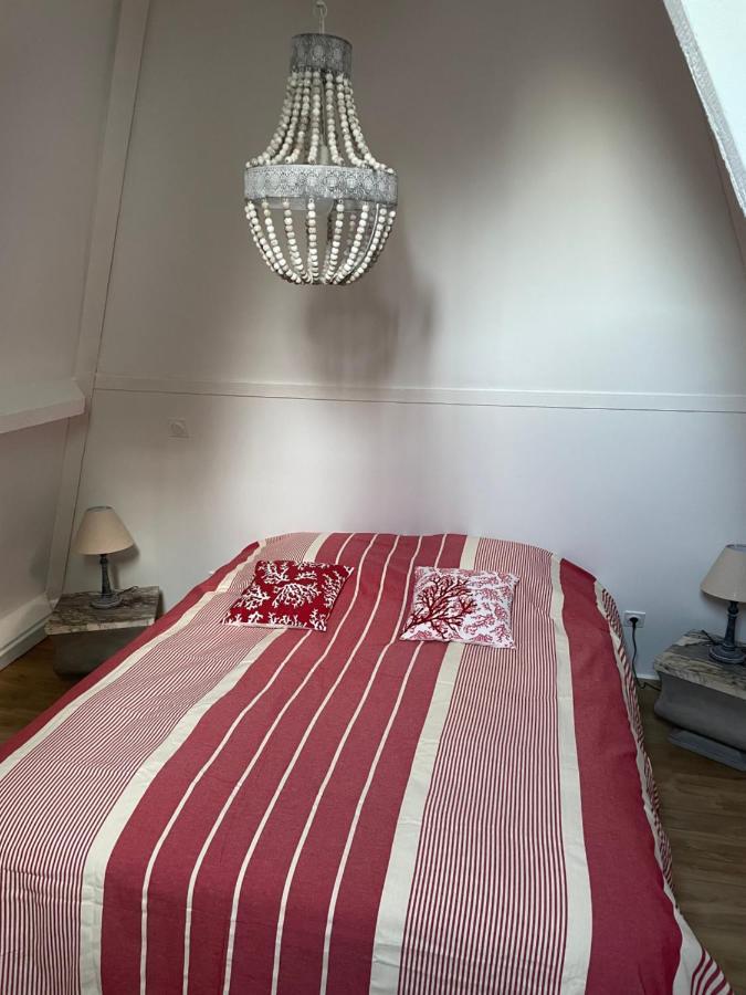 La Meffrais 1741 Bed & Breakfast Dinan Exterior photo